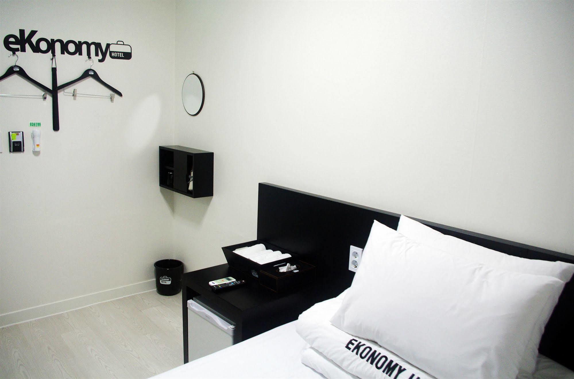 Ekonomy Hotel Nampo Busan Bagian luar foto
