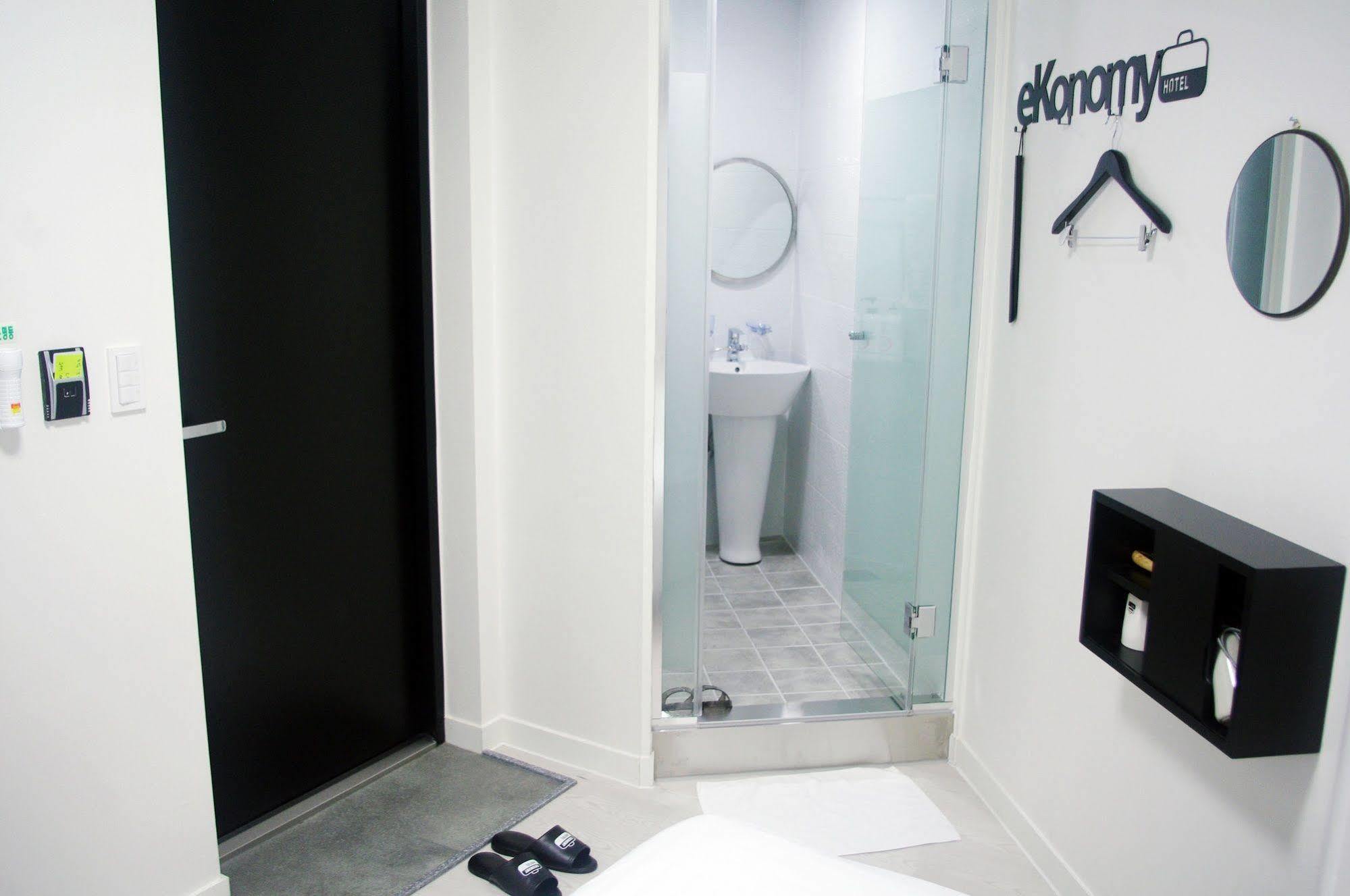 Ekonomy Hotel Nampo Busan Bagian luar foto