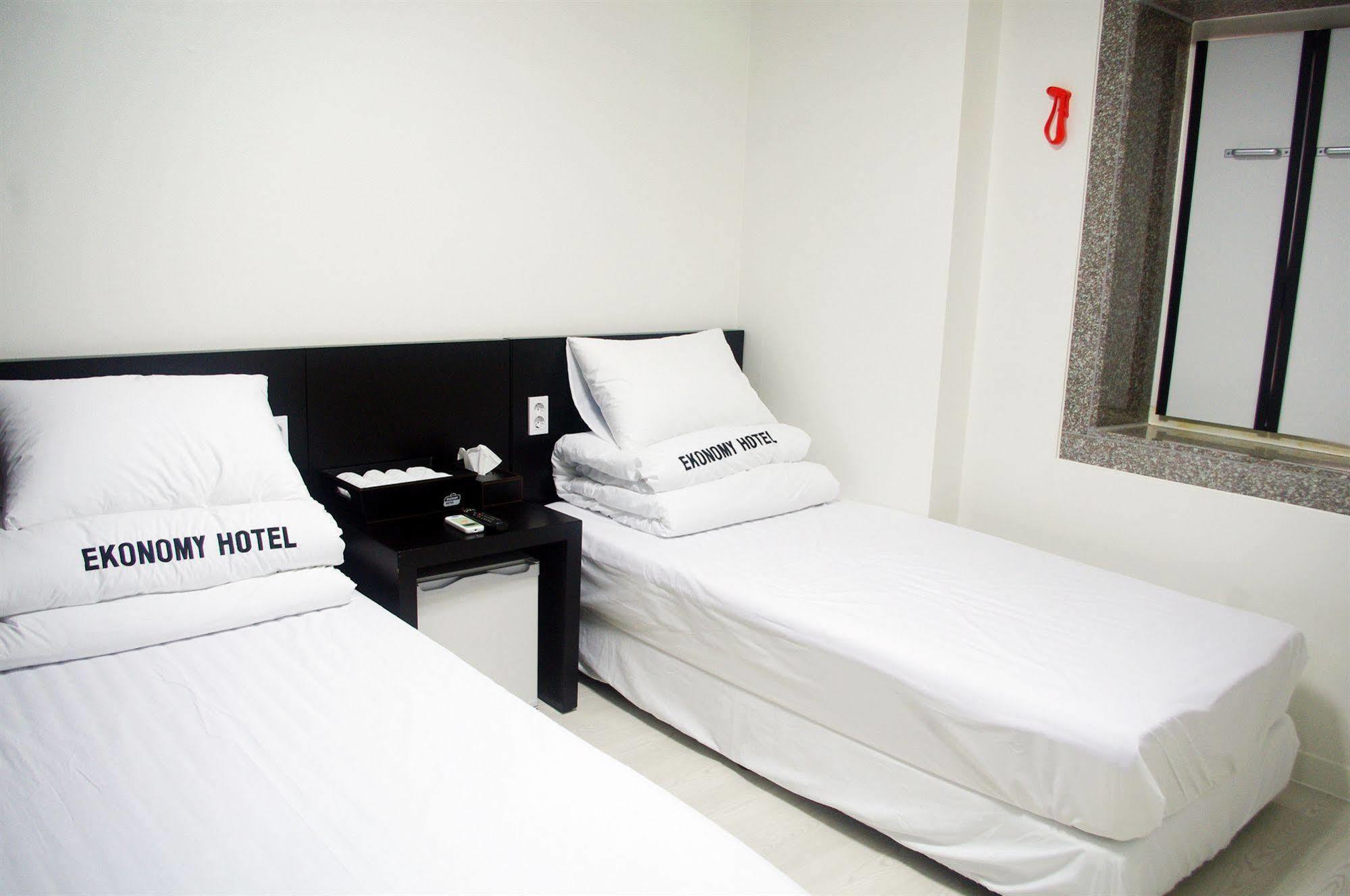 Ekonomy Hotel Nampo Busan Bagian luar foto